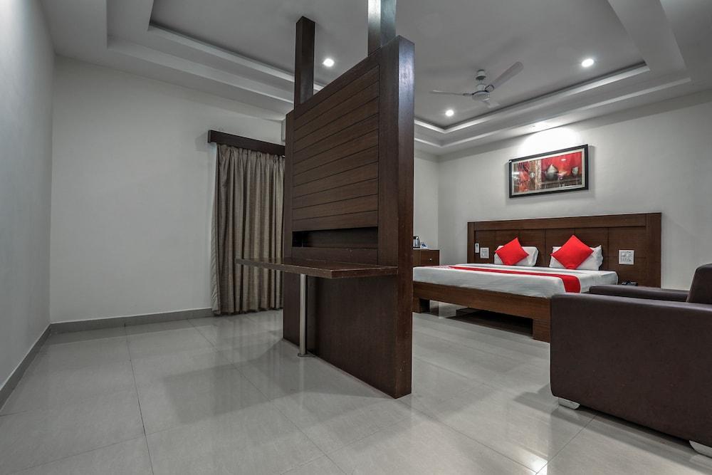 Treebo Trend Hotel Jp Plaza Nampally Hyderabad Exterior foto