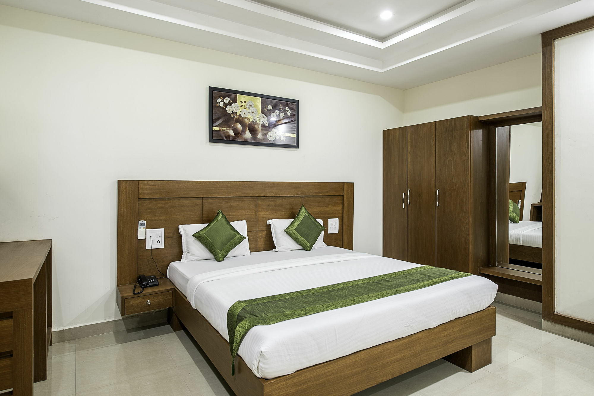 Treebo Trend Hotel Jp Plaza Nampally Hyderabad Exterior foto