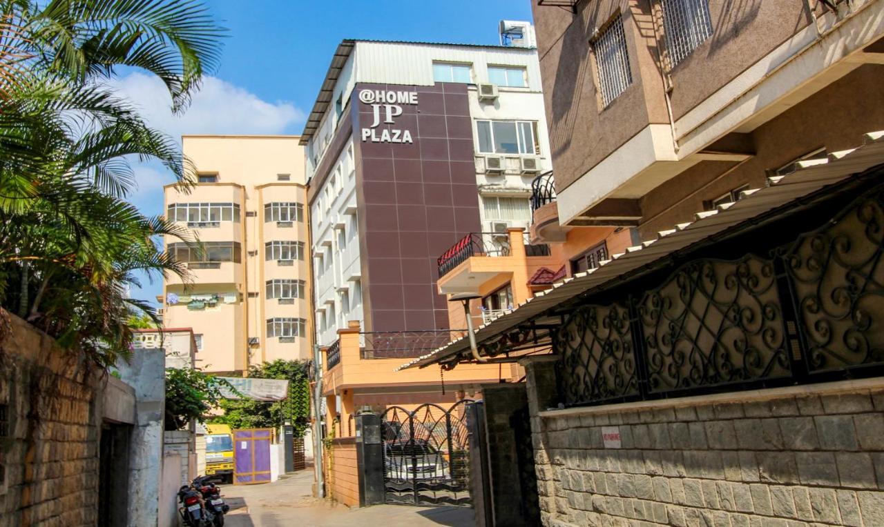 Treebo Trend Hotel Jp Plaza Nampally Hyderabad Exterior foto